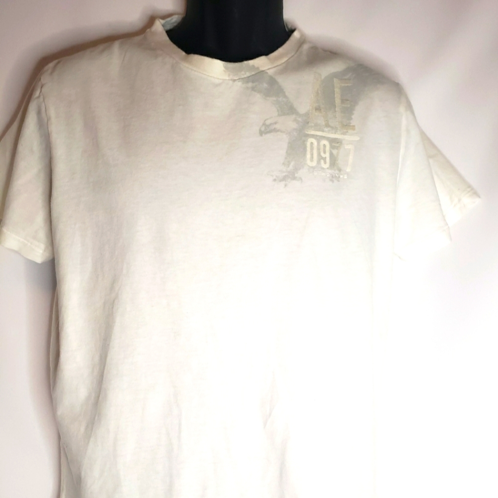 American Eagle tshirt